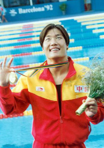 日本游泳代表队勇夺冠军，速度风驰电掣超越极限