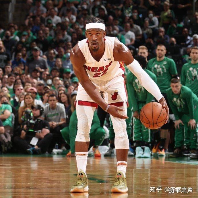 开云体育官方网站-NS碾压T1，Zeus极限生还后反打宿敌对决小组赛，强势挺进下一轮