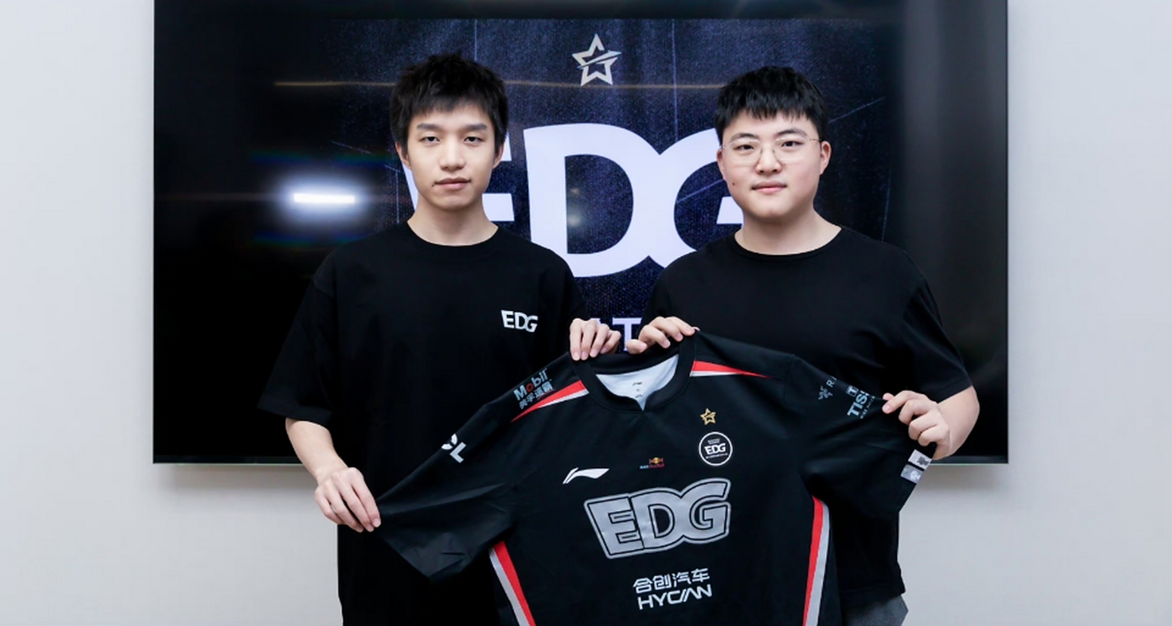 SHR力克EDG，Uzi单局斩获MVP激烈交锋入围赛，留下经典瞬间的简单介绍