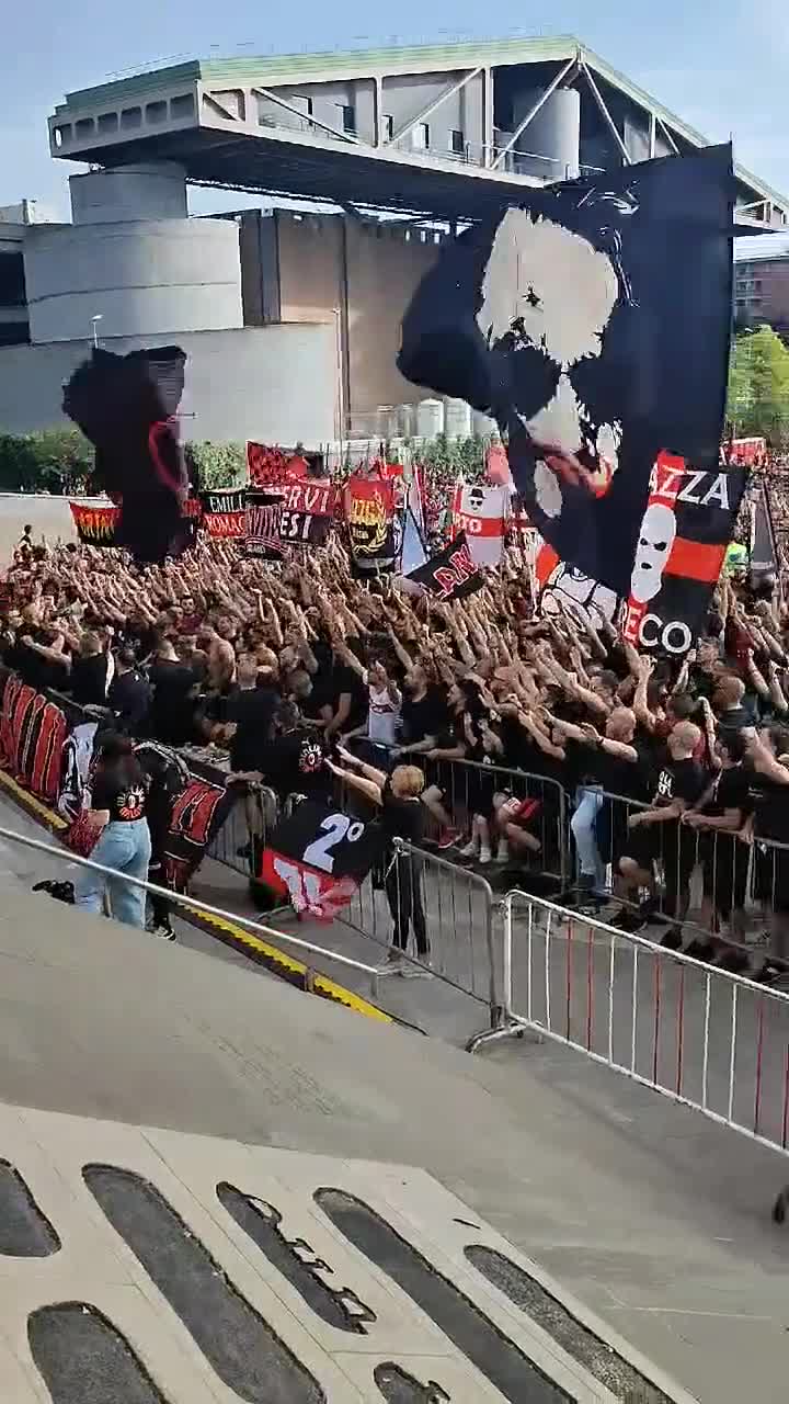 回归战火焰决赛，球迷热情不减