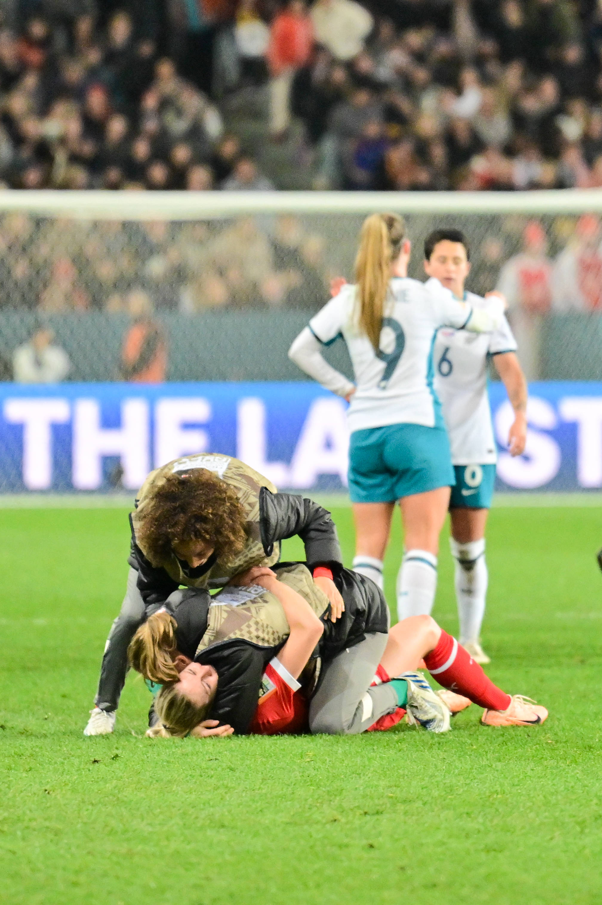 新西兰女足队遇强劲对手，未能晋级