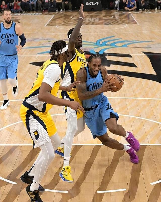 步行者碾压山东队,伦纳德惊艳四座 步行者碾压山东队,伦纳德惊艳四座